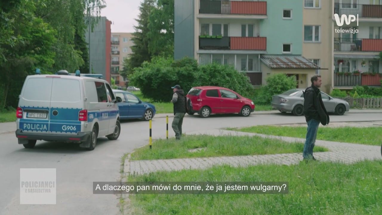 Zobaczyli ich pod blokiem. Policjanci od razu wysiedli