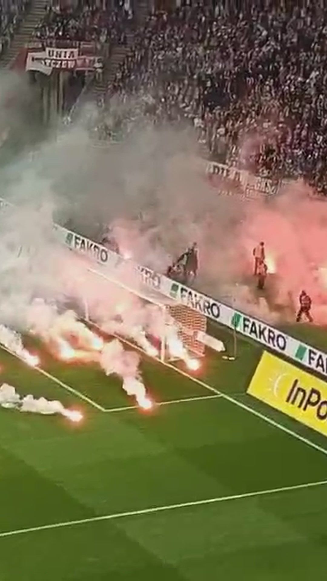 Mecz Polska - Holandia przerwany. Skandaliczne zachowanie kibiców