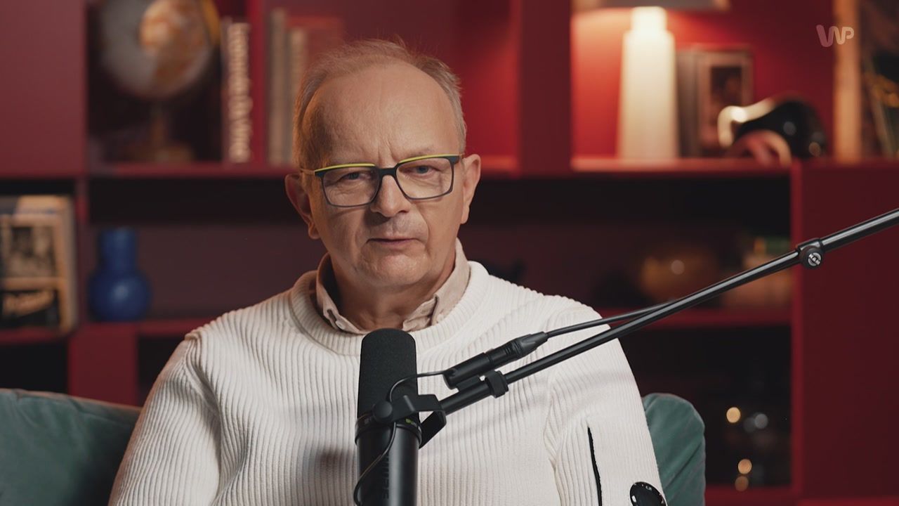 Poznają go po okularach. Mówi, co słyszy na ulicy