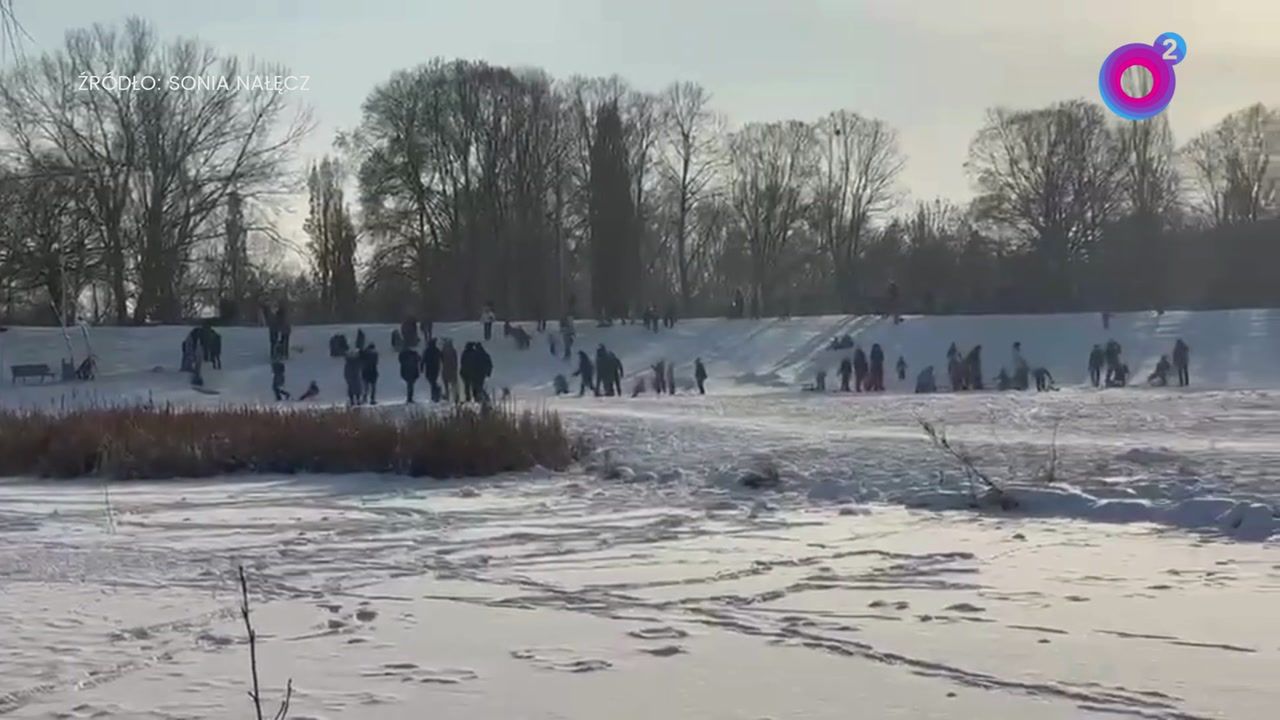 Poszła z dziećmi na sanki. Nagle zobaczyła coś niepokojącego