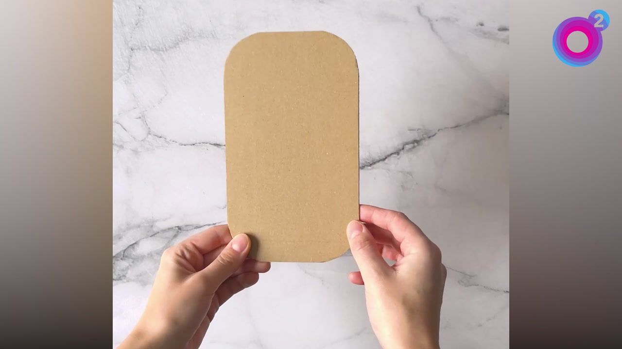 Prosty trik na przechowywanie świątecznych lampek. Wystarczy to