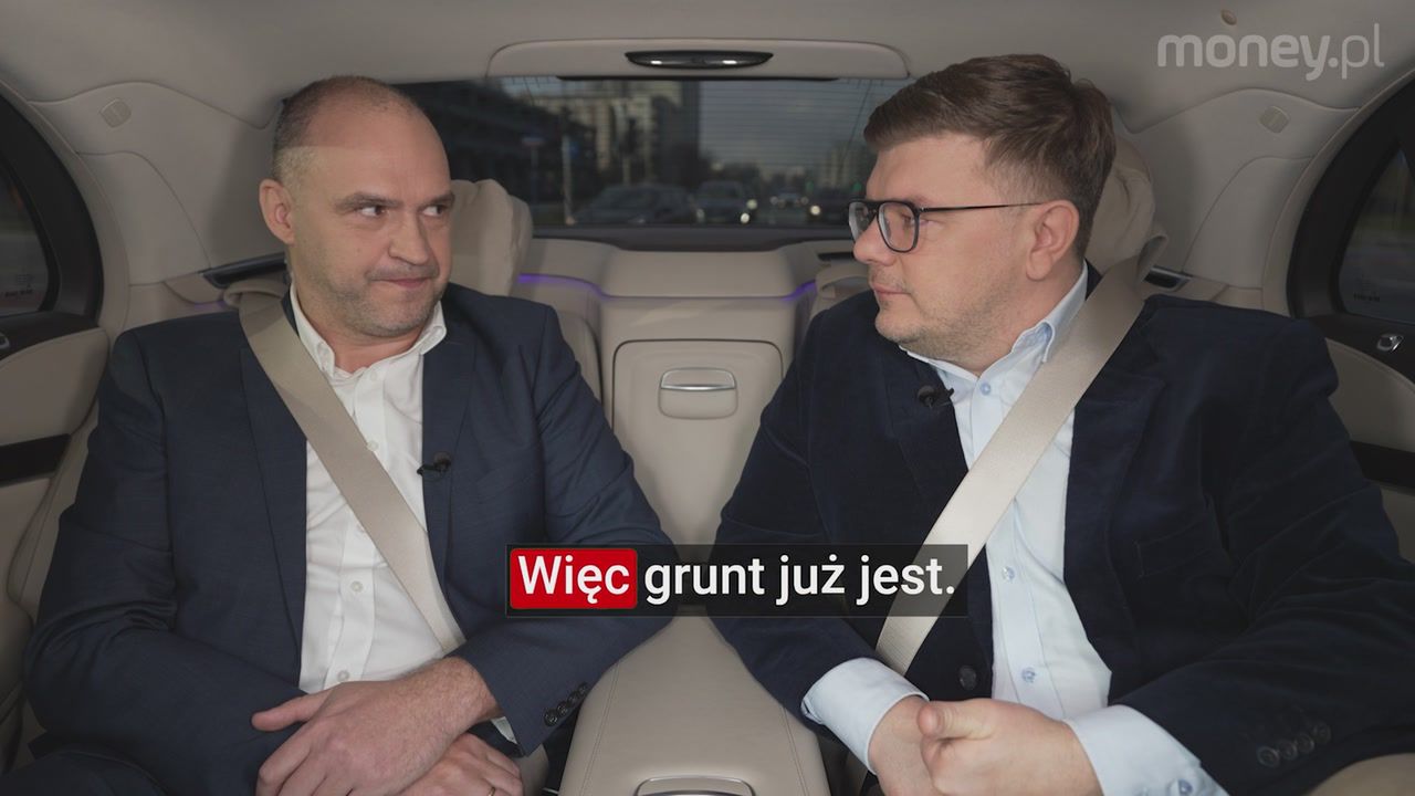 Dino chce mieć stacje. Ekspert mówi, ile powinno kosztować paliwo