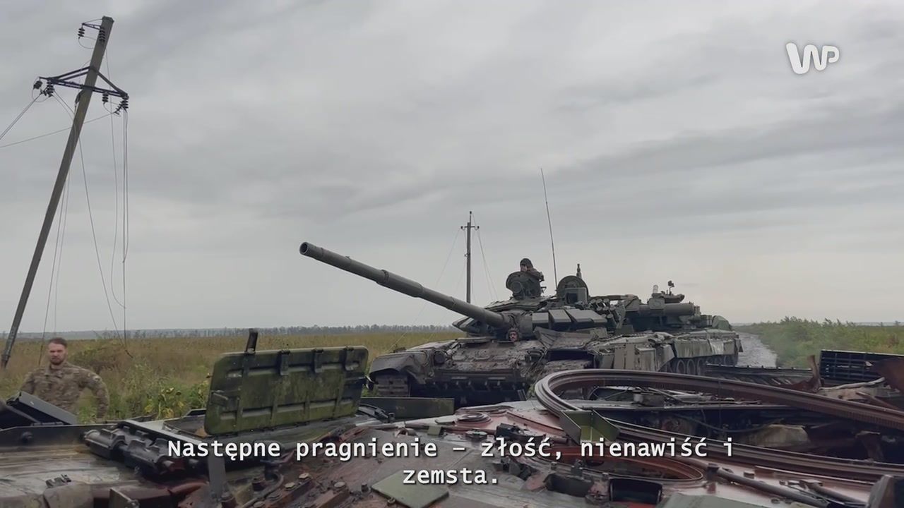 Wszystko zaczęło się w nocy. Od tamtej pory nikt nie zdjął munduru