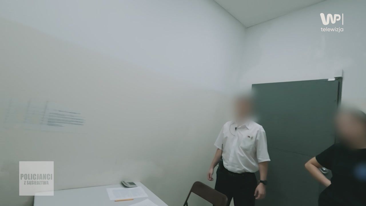 Powerbank w kieszeni i policja w akcji. "Co pan z nas robi głupków?"