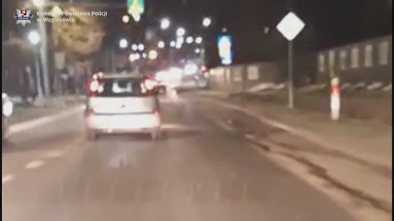 Wideo: Jechał jak pijany, ale powód był inny. Policjanci zareagowali w porę