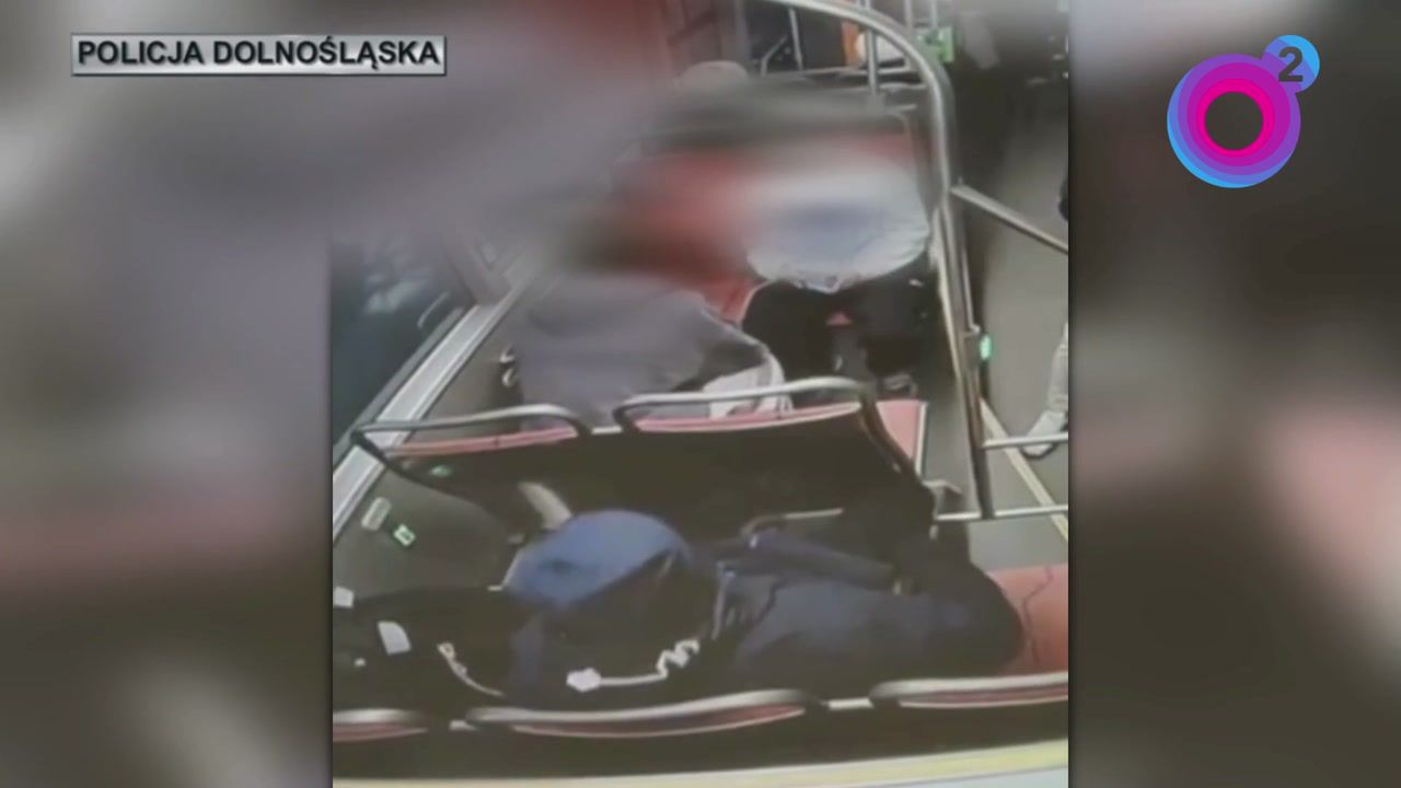 Groził przedmiotem przypominającym broń. Szybka akcja policji