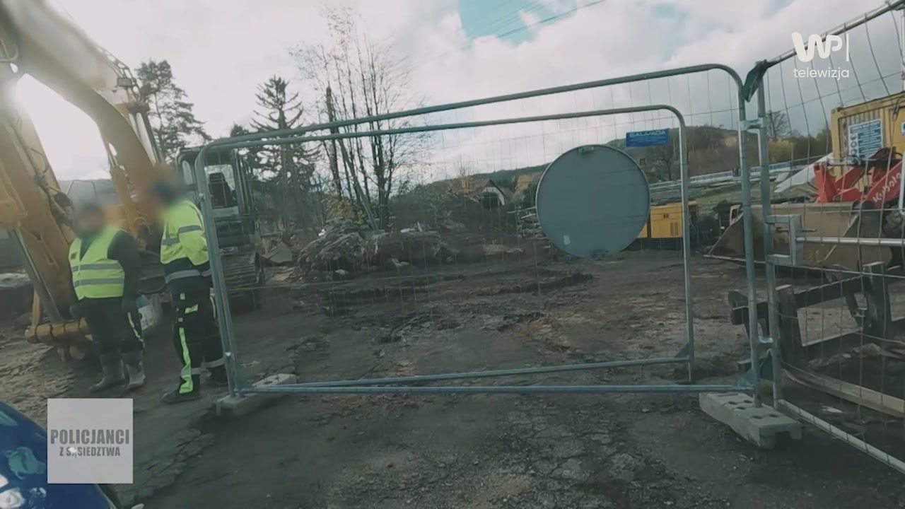 Koparka na torach postawiła służby na nogi. Jeden szczegół zmienił wszystko