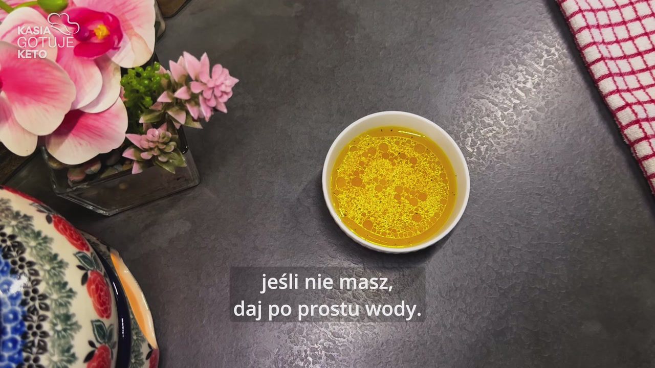 Lepsza niż tradycyjne schabowe. Rozbij mięso i zwiń z pysznym nadzieniem