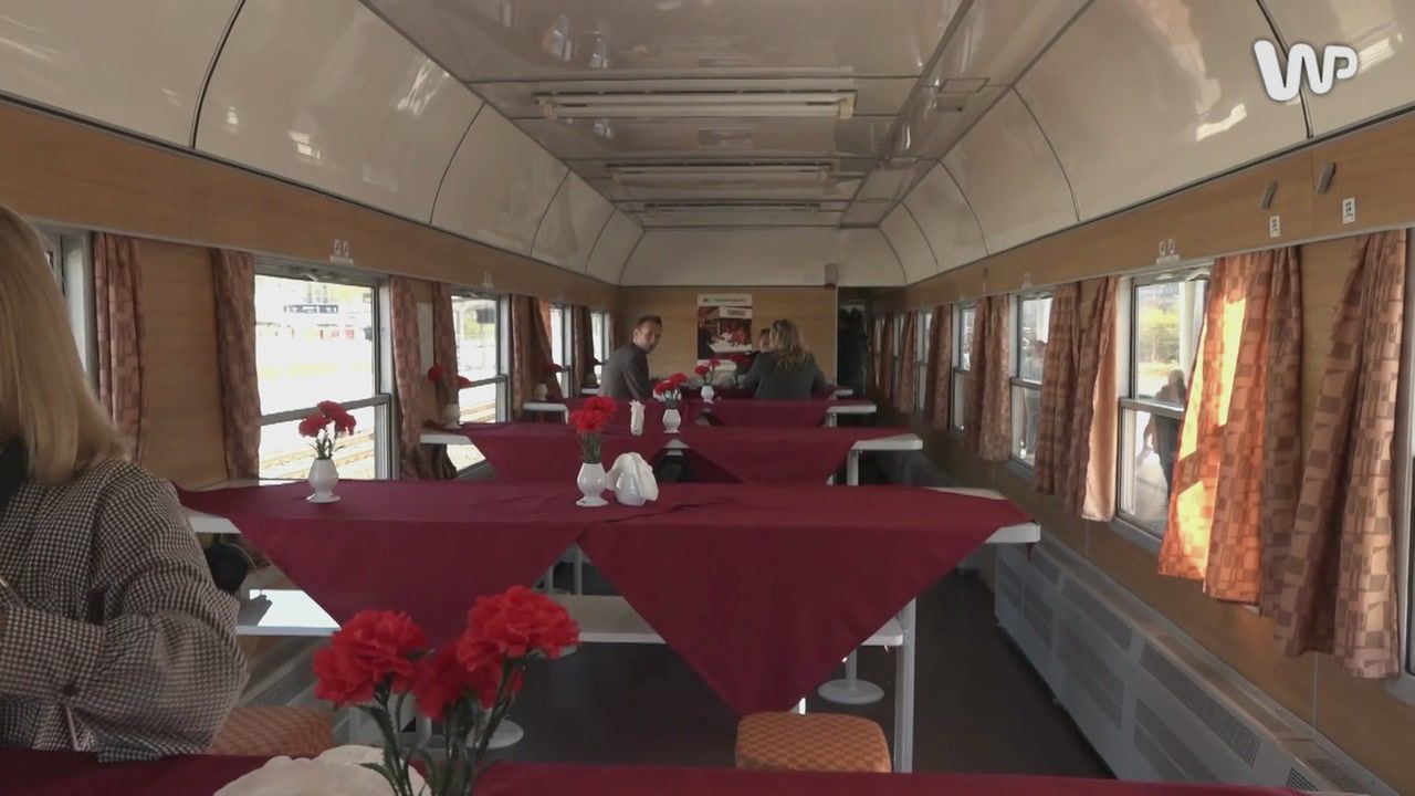 Jechaliśmy pociągiem "Nieśpiesznym". Tak wyglądają wagony