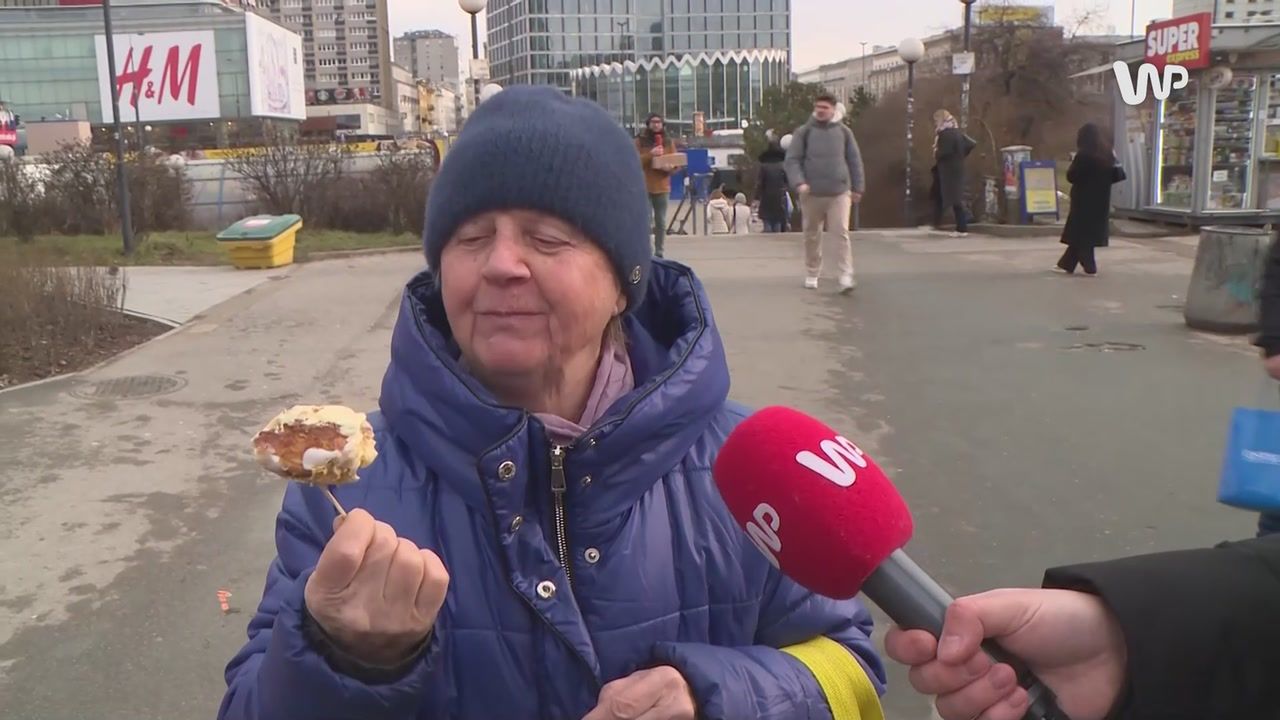 Polacy próbują złotego pączka za 100 zł. "Boże, ile?", "Dobry, 5 zł bym za niego dała"