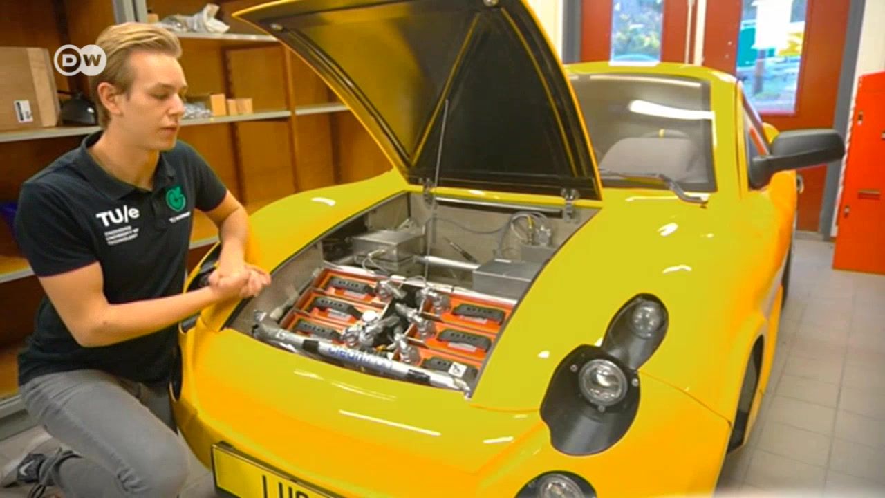 Studenci skonstruowali auto ze śmieci