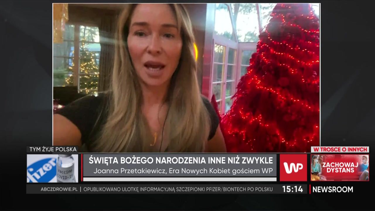 Przetakiewicz pokazała choinkę. Ma krwisty kolor