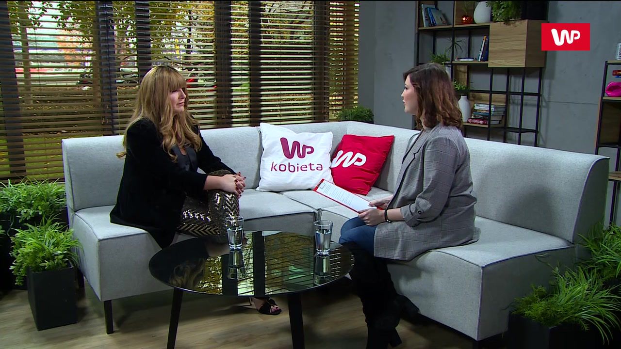 Podcinanie końcówek a porost włosów. Agnieszka Staszak komentuje