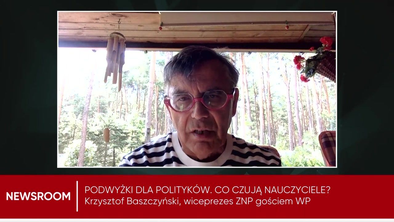 Dla polityków +70 proc., dla nauczycieli? Pensja minimalna z plusem