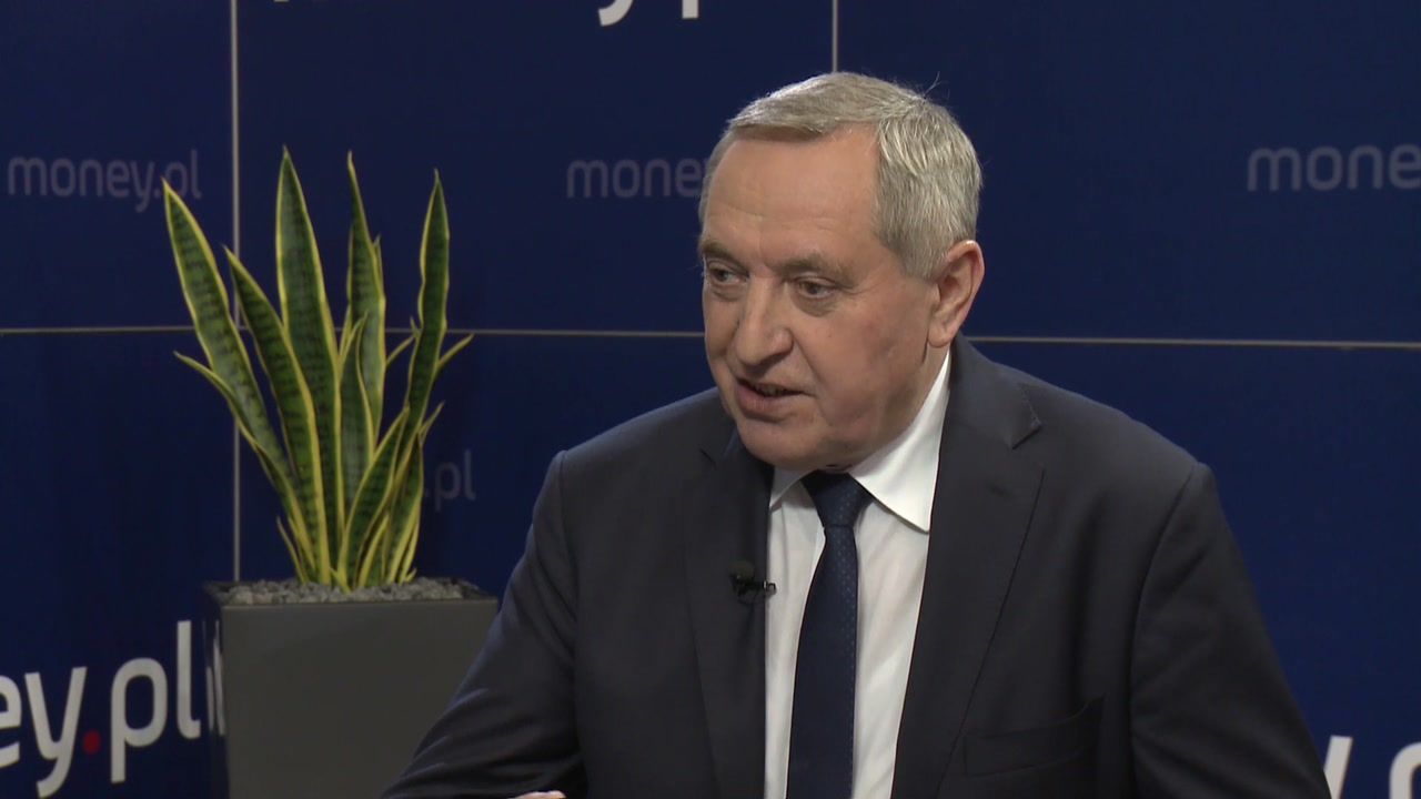 Minister środowiska: opłata za wszystkie foliówki to rozwiązanie "na już"