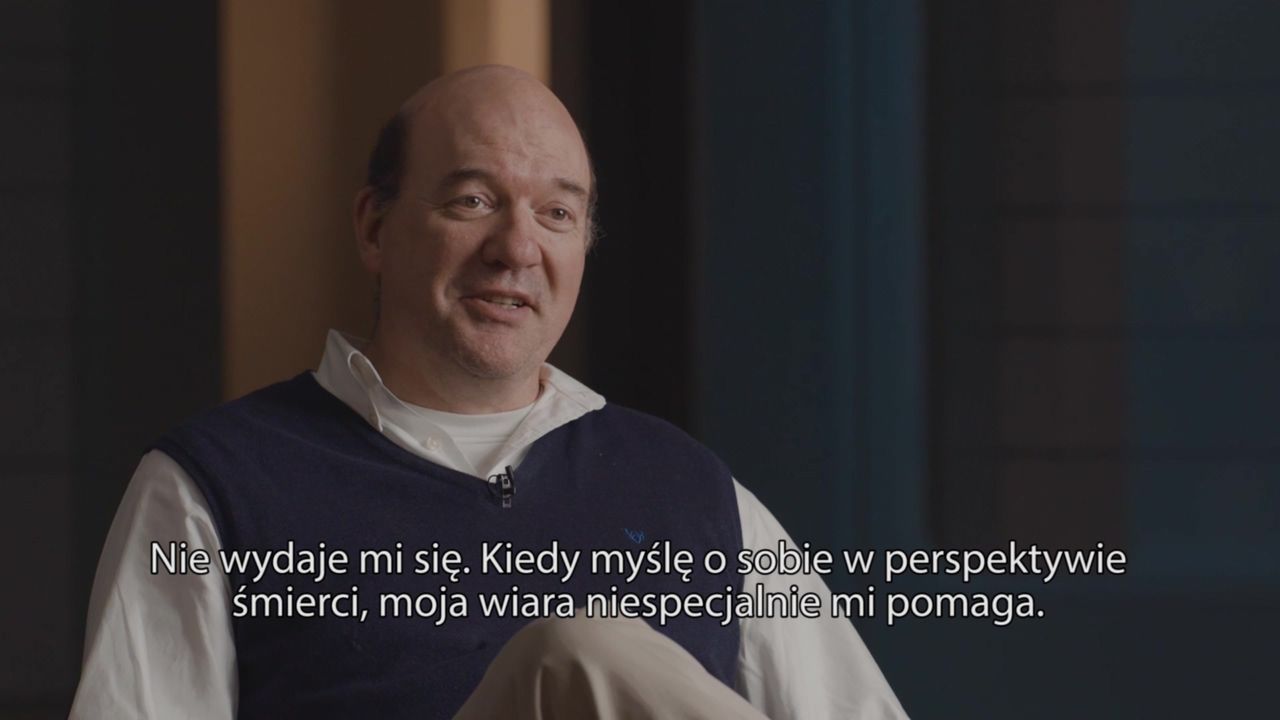 John Carroll Lynch: "większość ludzi, gdy myśli o śmierci, ma wątpliwości". Rozmawiamy z jednym z najbardziej znanych amerykańskich aktorów charakterystycznych