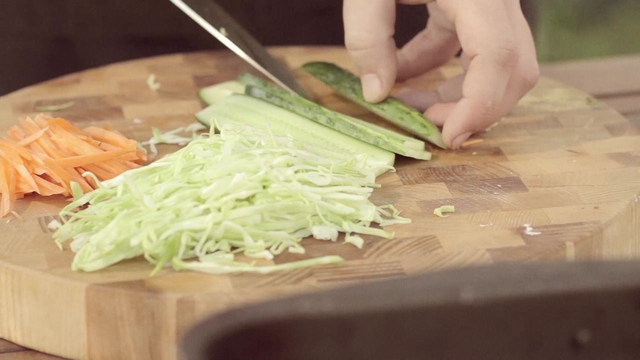 Sajgonki, must-eat każdego "Chińczyka" w wersji domowej szlachetnieją w smaku