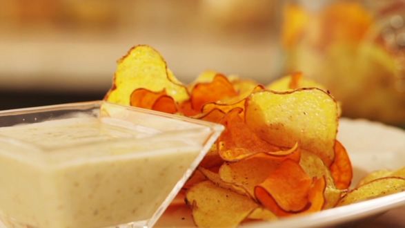 Sprawdzamy skład zdrowych chipsów. Kupisz je w wielu sklepach