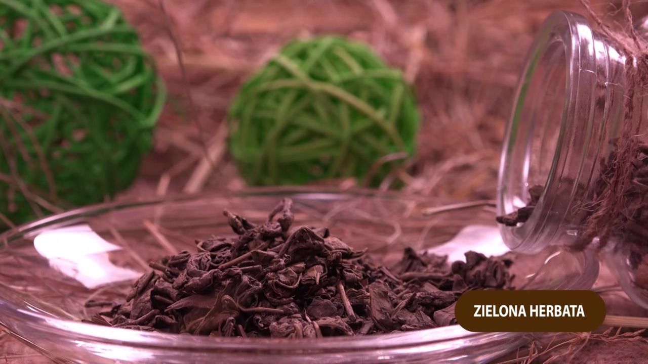Chłodzący napój z żurawiną. Gasi pragnienie