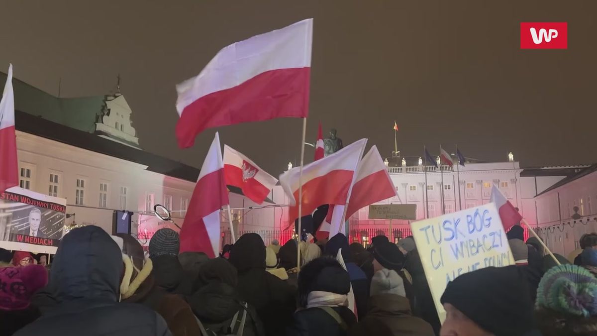 protest, manifestacja, pałac prezydencki, maciej wąsik, mariusz kamiński Protest przed Pałacem Prezydenckim. Uczciwych do więzienia