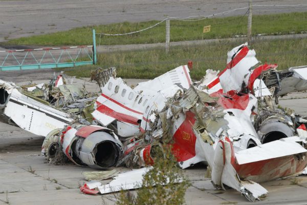 Szczątki polskiego samolotu Tu-154M