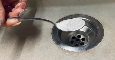 Patent na zatkany zlew w kuchni. "Kret" nie ma z nim szans