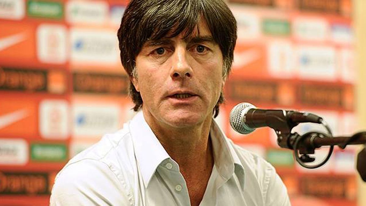 Euro 2020: Joachim Loew znowu TO zrobił! Kamery uchwyciły, jak trener reprezentacji Niemiec zdobył się na niesmaczny gest