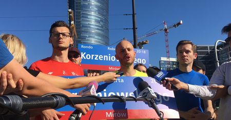 Śpiewak zmienił nazwę ronda Daszyńskiego. "Przez rondo mogą przejść tylko młodzi ludzie"