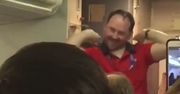Steward zrobił show niczym broadwayowski aktor. "Kocham te linie!"