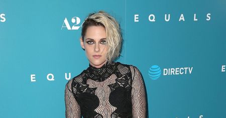 Kristen Stewart w koronkowej sukni. Tak odważnie jeszcze nie wyglądała!