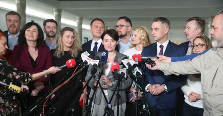 Lewica zagłosuje za projektem PiS? Decyzja zapadnie po weekendzie