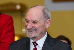 Macierewicz murem za Kaczyńskim. "Trzeba ufać! Zaufanie czyni cuda"