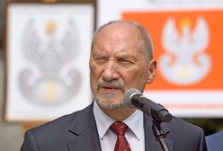 Antoni Macierewicz wciąż urzęduje w MON. "Błaszczak musiał ustąpić"