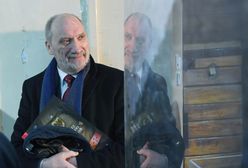 "Macierewicz do wynajęcia za 50$". Kpiny z szefa podkomisji smoleńskiej i jego "tournee po USA"