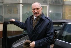 Uczelnia Macierewicza chciała zamówić piwo za 360 tys. złotych. Jest dymisja i anulowanie przetargu