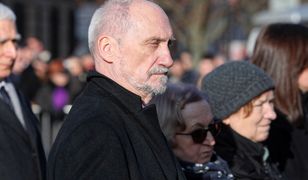 Nowe haki na Macierewicza? "Nie popieram go, ale to głupota"