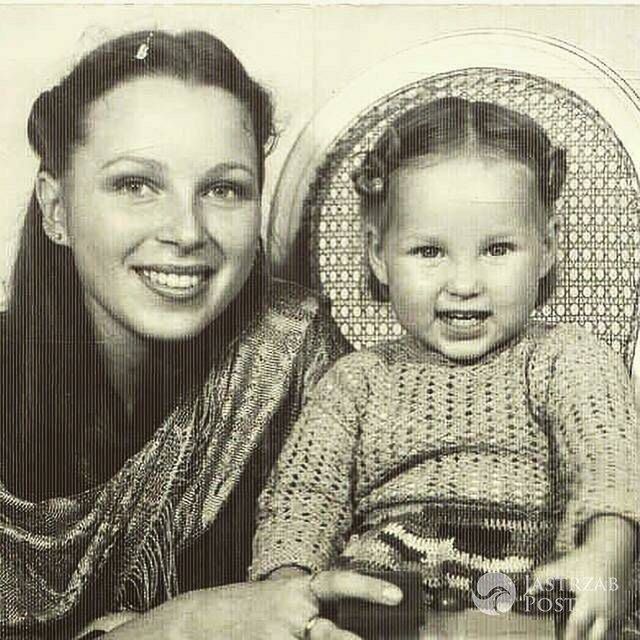 Weronika Książkiewicz w dzieciństwie