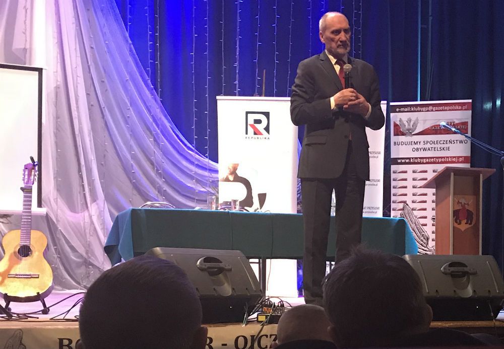 Widzowie dopytują: był zamach w Smoleńsku, czy nie? 