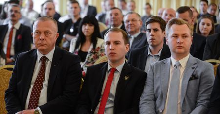 Okienko transferowe w Sejmie otwarte. Do PiS mogą lada dzień dołączyć kolejni posłowie
