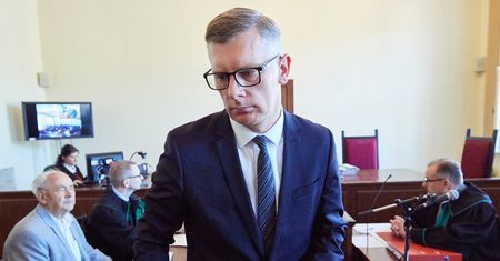 Proces przeciwko Wałęsie. Wyszkowski: obraził człowieka, którego powinien wynagrodzić