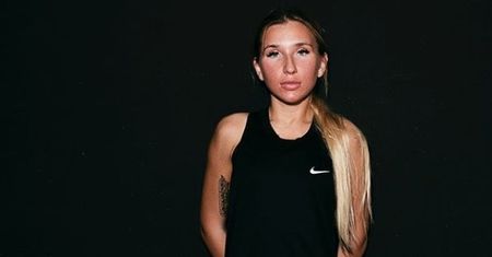 Rozebrana Linkiewicz pozuje wśród śniegu. Cóż za ciało