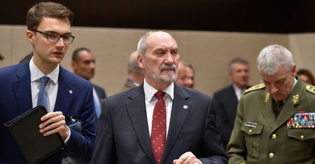 Miliony na komisję Antoniego Macierewicza. "Na usta cisną się niecenzuralne słowa"