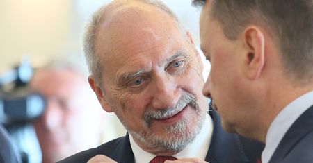 Był plan "fizycznej likwidacji" Macierewicza? Prokuratura postawiła zarzut
