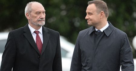 Macierewicz: musimy zastanowić się nad niezbędnymi warunkami, by nic nie zagrażało Polsce i Europie