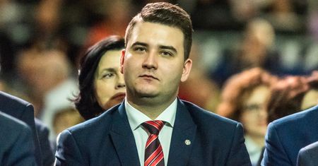 Misiewicz nadal w formie. Przyznał Nobla ojcu Jannigera