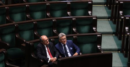 Metodą na słupa. Jarosław Kaczyński przejmuje kolejną instytucję rękoma podwładnych