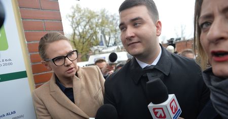 Misiewicz odpowiada na publikację "Sieci". "Przedstawiony opis ma się nijak do rzeczywistości"