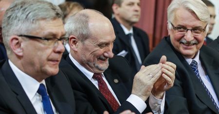 Marszałek Senatu broni Waszczykowskiego i Macierewicza. "Atak się nasila"
