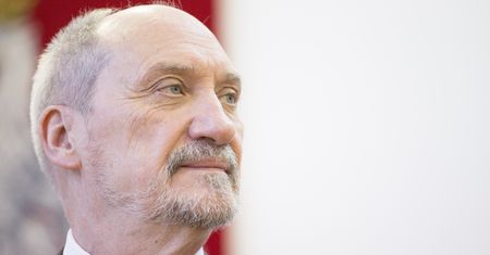 Antoni Macierewicz spotka się z Macronem