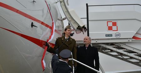 W listopadzie Macierewicz z pompą witał samolot VIP-ów. Jeszcze długo nim nie polata